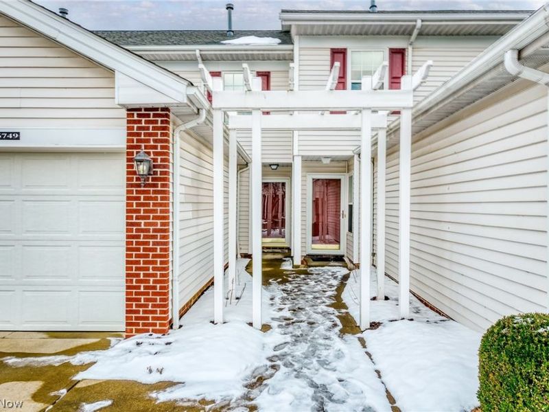 6749 Rockridge Court, Middleburg Heights, OH 44130 Photo 1