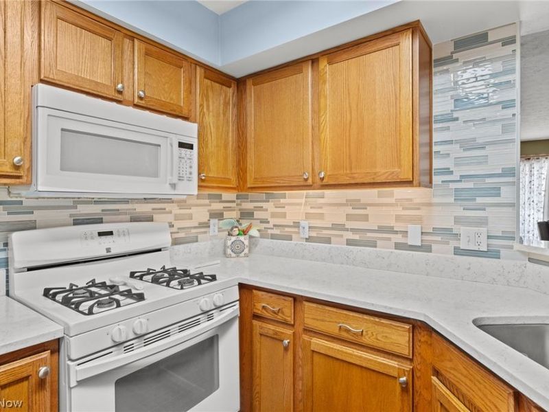 6749 Rockridge Court, Middleburg Heights, OH 44130 Photo 6