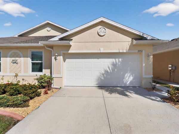 25152 E LENOX CIRCLE , PUNTA GORDA, FL 33950