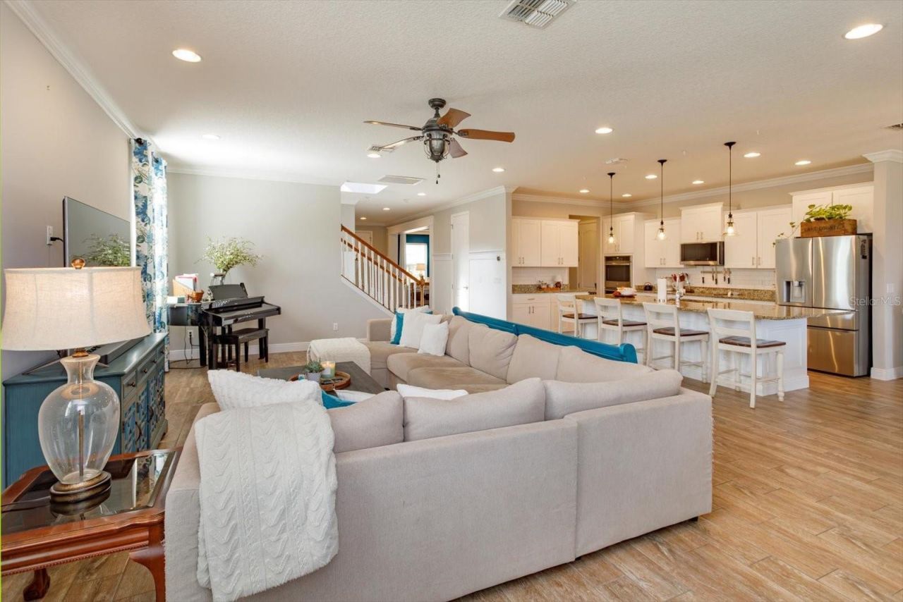 30339 Plymouth Creek Circle, Sorrento, FL 32776 Photo