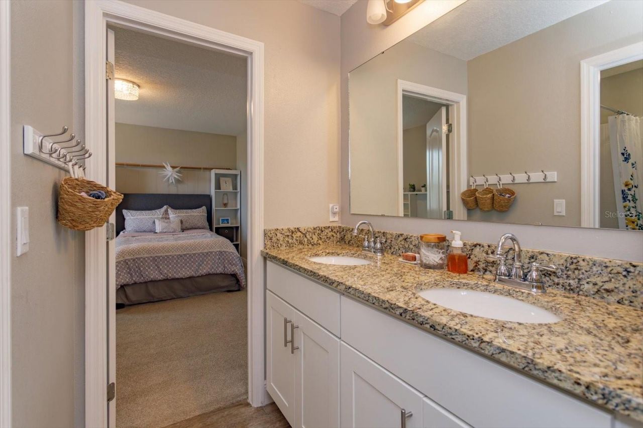 30339 Plymouth Creek Circle, Sorrento, FL 32776 Photo