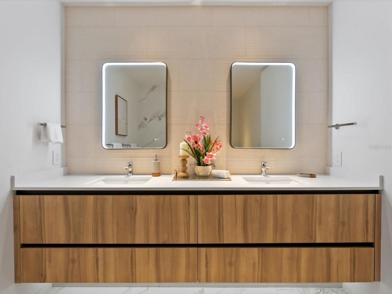 1020 Sunset Point Road, Unit 213, Clearwater, FL 33755 Photo