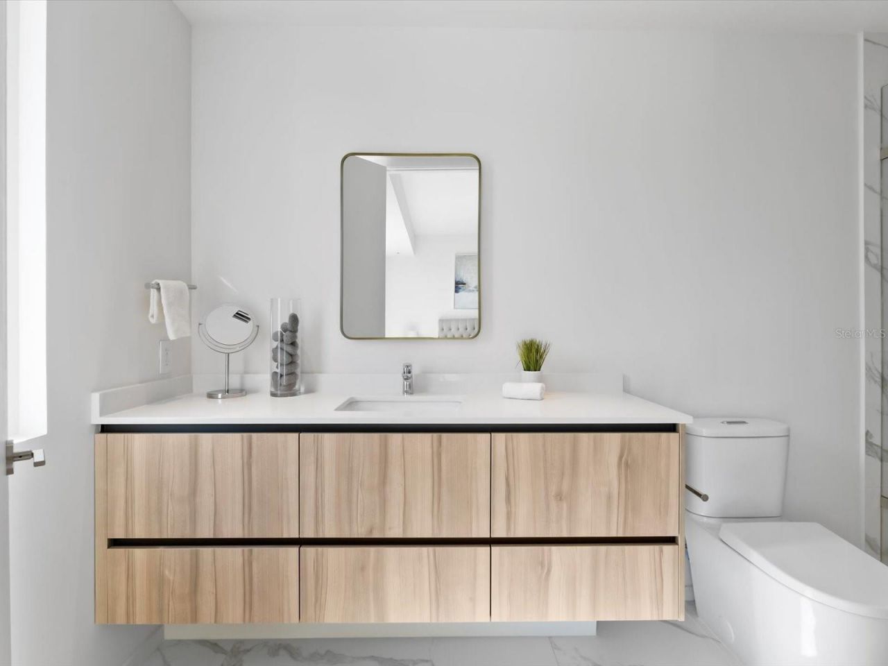 1020 Sunset Point Road, Unit 213, Clearwater, FL 33755 Photo