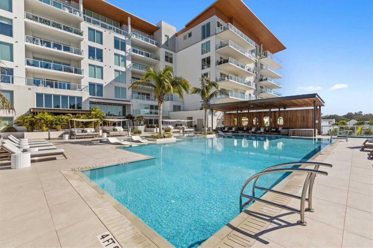 1020 Sunset Point Road, Unit 213, Clearwater, FL 33755 Photo