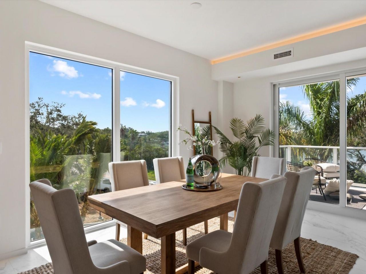 1020 Sunset Point Road, Unit 213, Clearwater, FL 33755 Photo