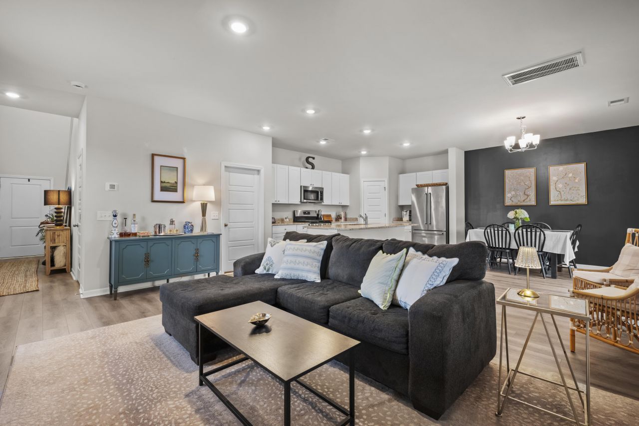 297 Pine Crest View Drive Photo 7