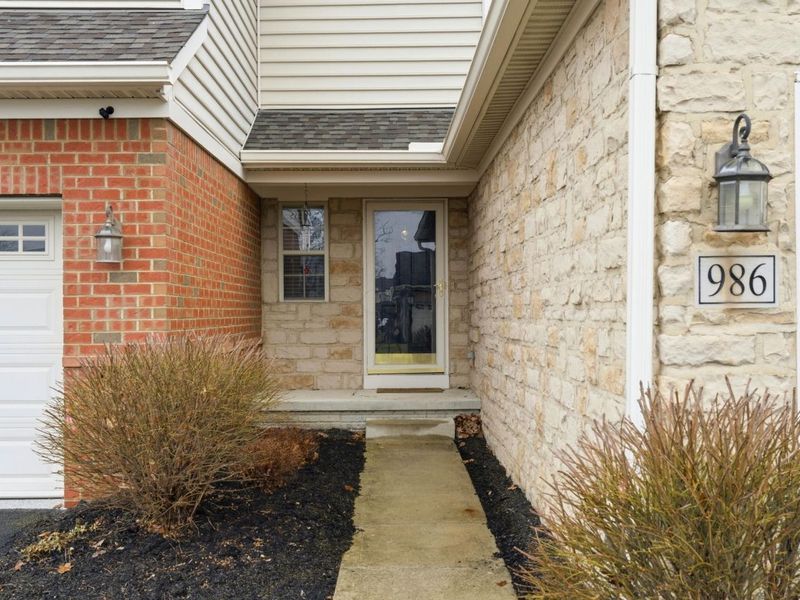 986 Shaula Drive, Columbus, OH 43240 Photo 2