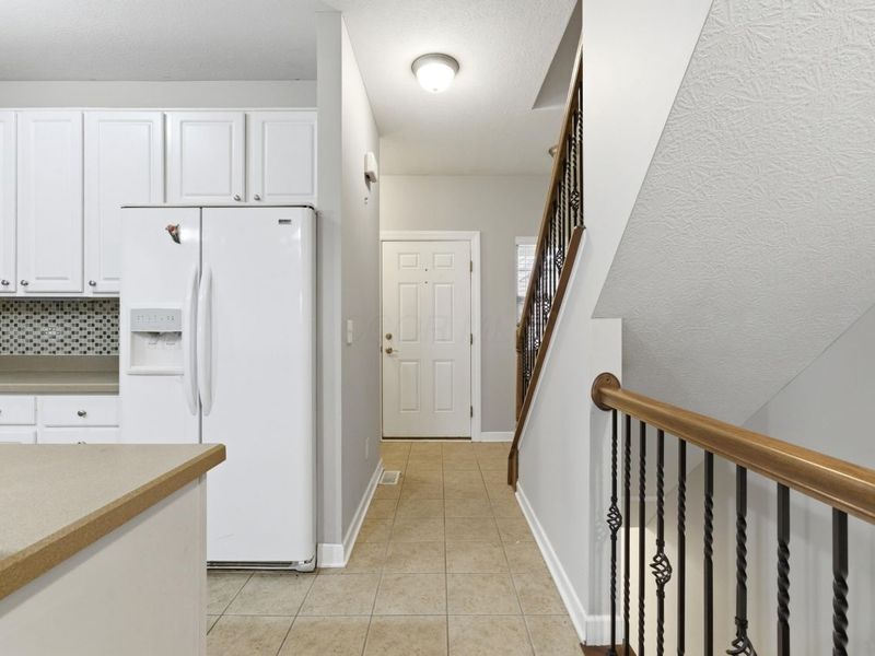 986 Shaula Drive, Columbus, OH 43240 Photo 3