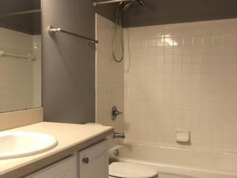 986 Shaula Drive , Columbus, OH 43240 Photo 4