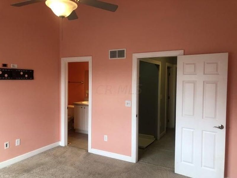 986 Shaula Drive , Columbus, OH 43240 Photo 5