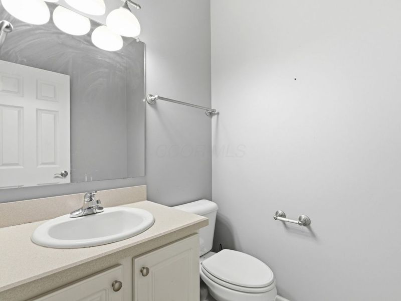 986 Shaula Drive , Columbus, OH 43240 Photo 6