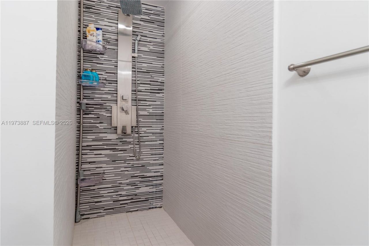 740 Meridian Ave , Unit 21, Miami Beach, FL 33139 Photo