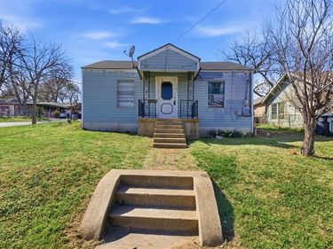 1703 Navaro Street, Dallas, TX 75208