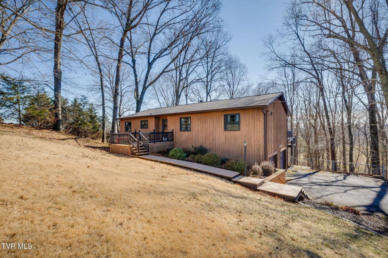 1006 Olympus Circle, Kingsport, TN 37663 Main Photo