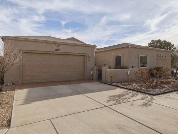 2711 Crimson Clover Street SW, Los Lunas, NM 87031