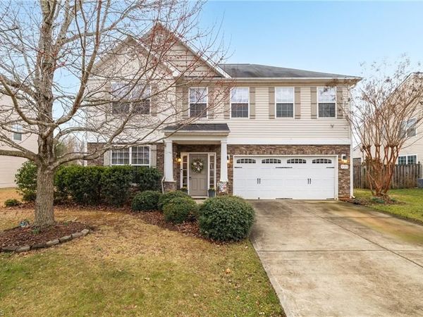 5511 Oak Gate Drive , Greensboro, NC 27405