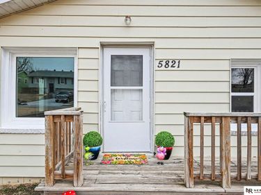 5821 S 48th Avenue, Omaha, NE 68117
