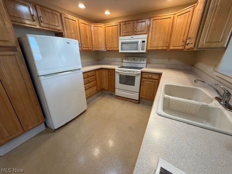 5099 Sangria Drive, West Salem, OH 44287 Photo 6