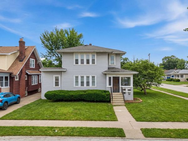 954 Wentworth Avenue , Calumet City, IL 60409