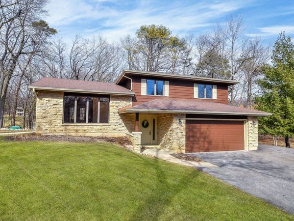 39W150 Campton Hills Drive , St. Charles, IL 60175