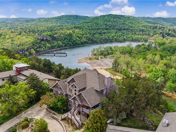 83 Sailboat Drive, Holiday Island, AR 72631