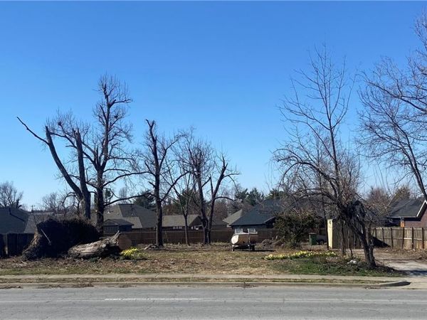 1512 S Dixieland Road , Rogers, AR 72758