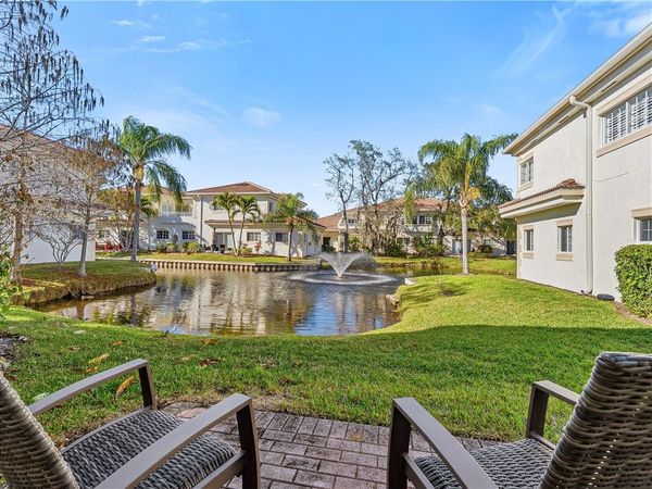 504 7th Square, Unit 103, Vero Beach, FL 32962