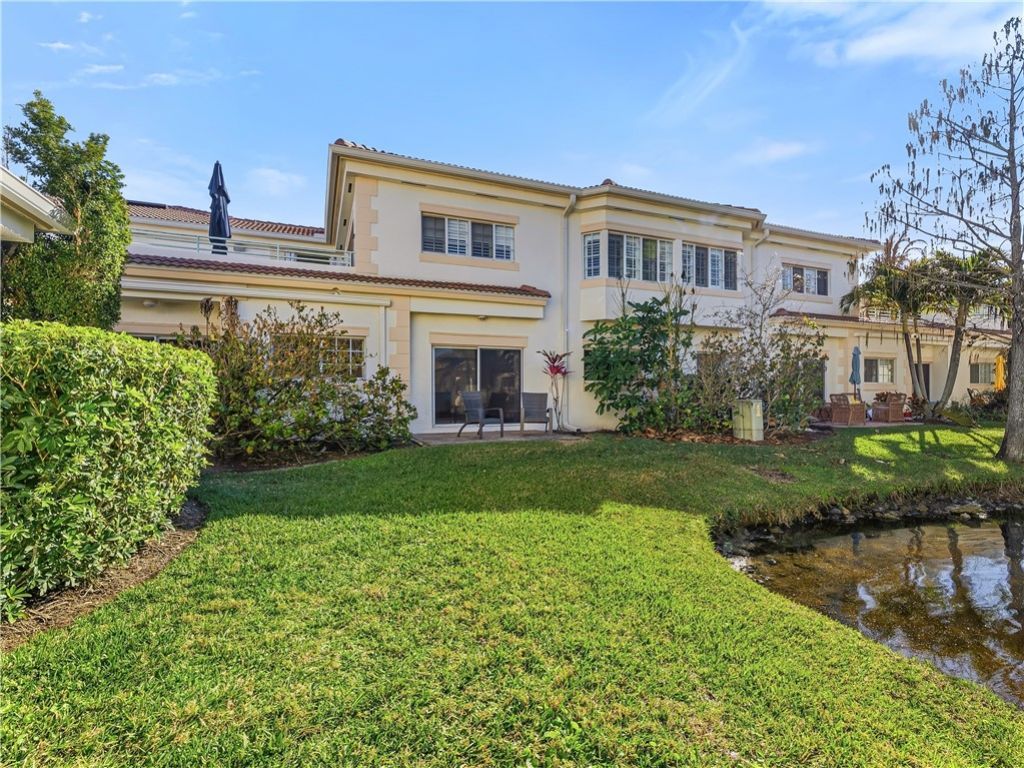 504 7th Square, Unit 103, Vero Beach, FL 32962 Photo