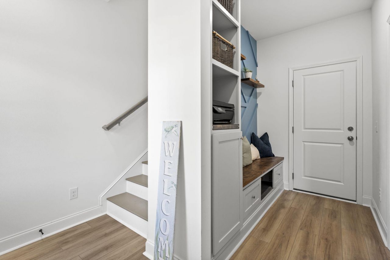 635 N Laurel Street Photo 10