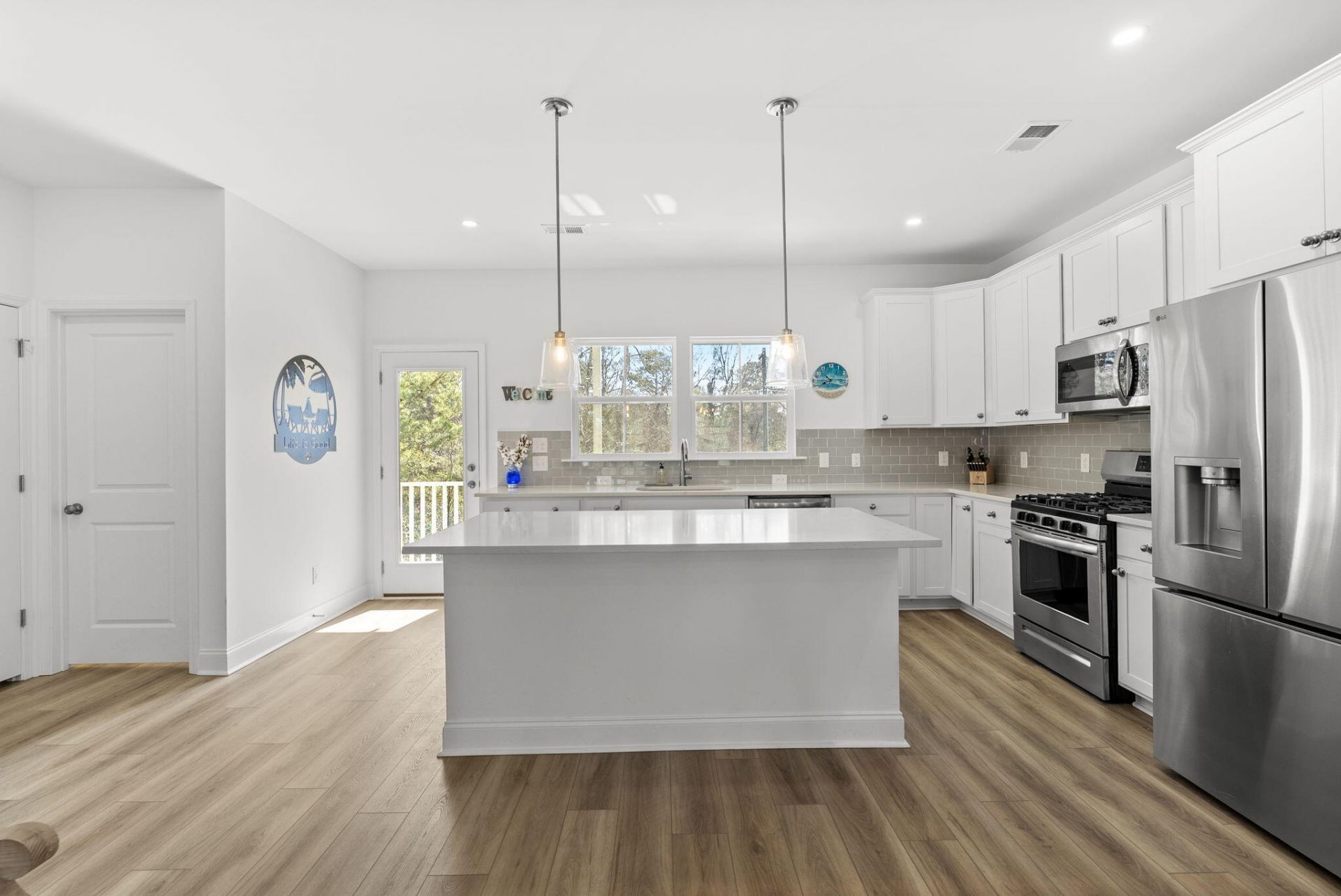 635 N Laurel Street Photo 10