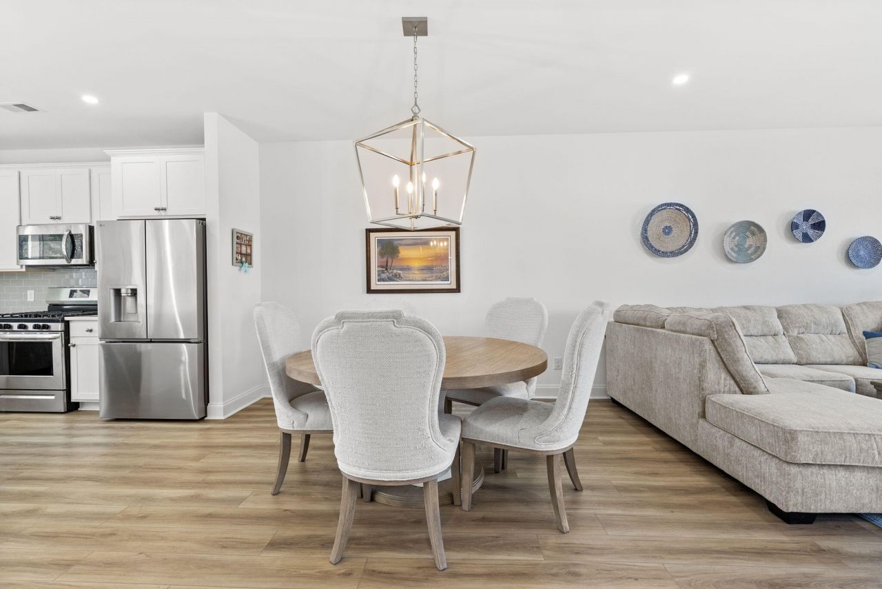 635 N Laurel Street Photo 15