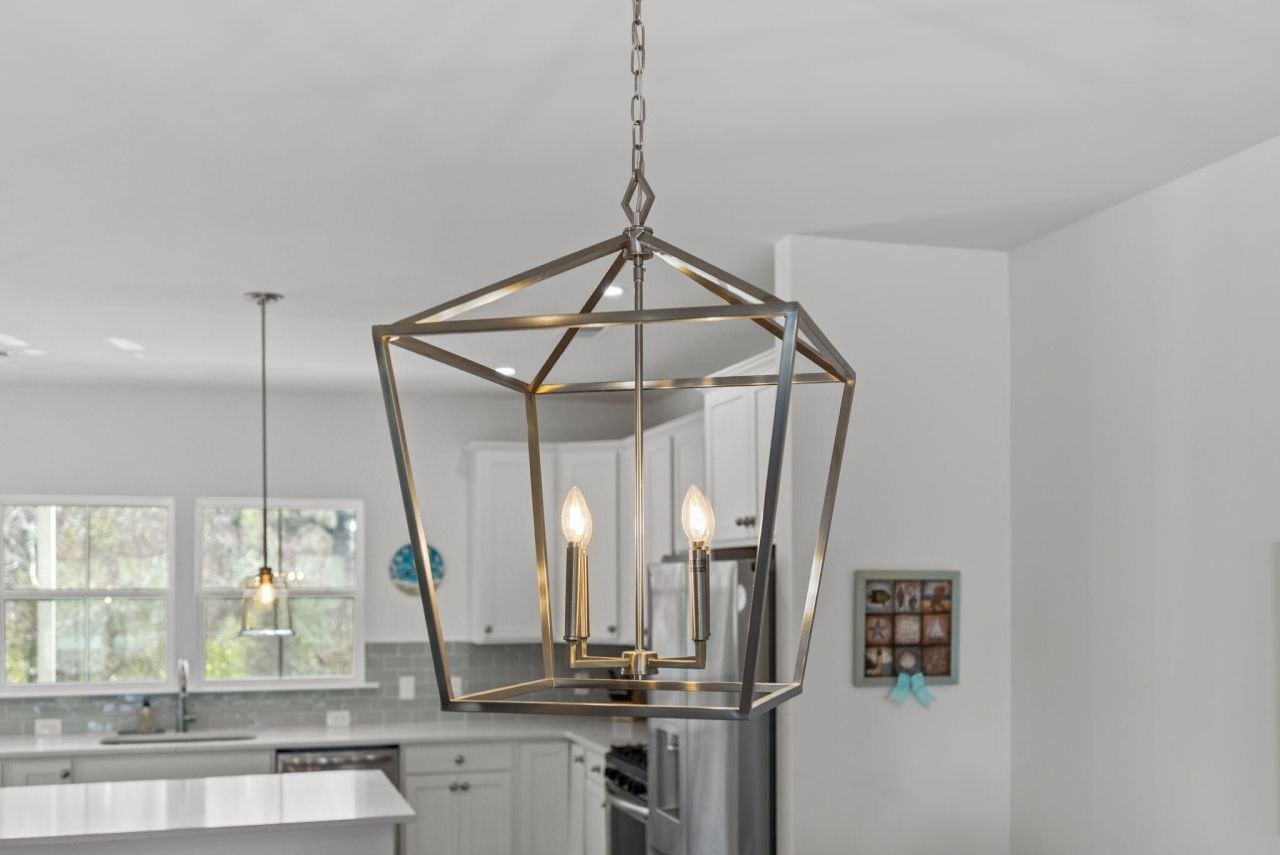 635 N Laurel Street Photo 18