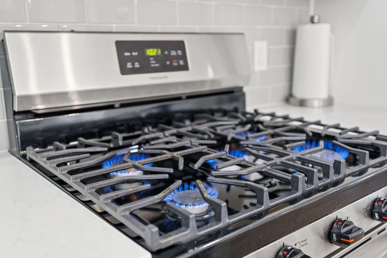 635 N Laurel Street Photo 23