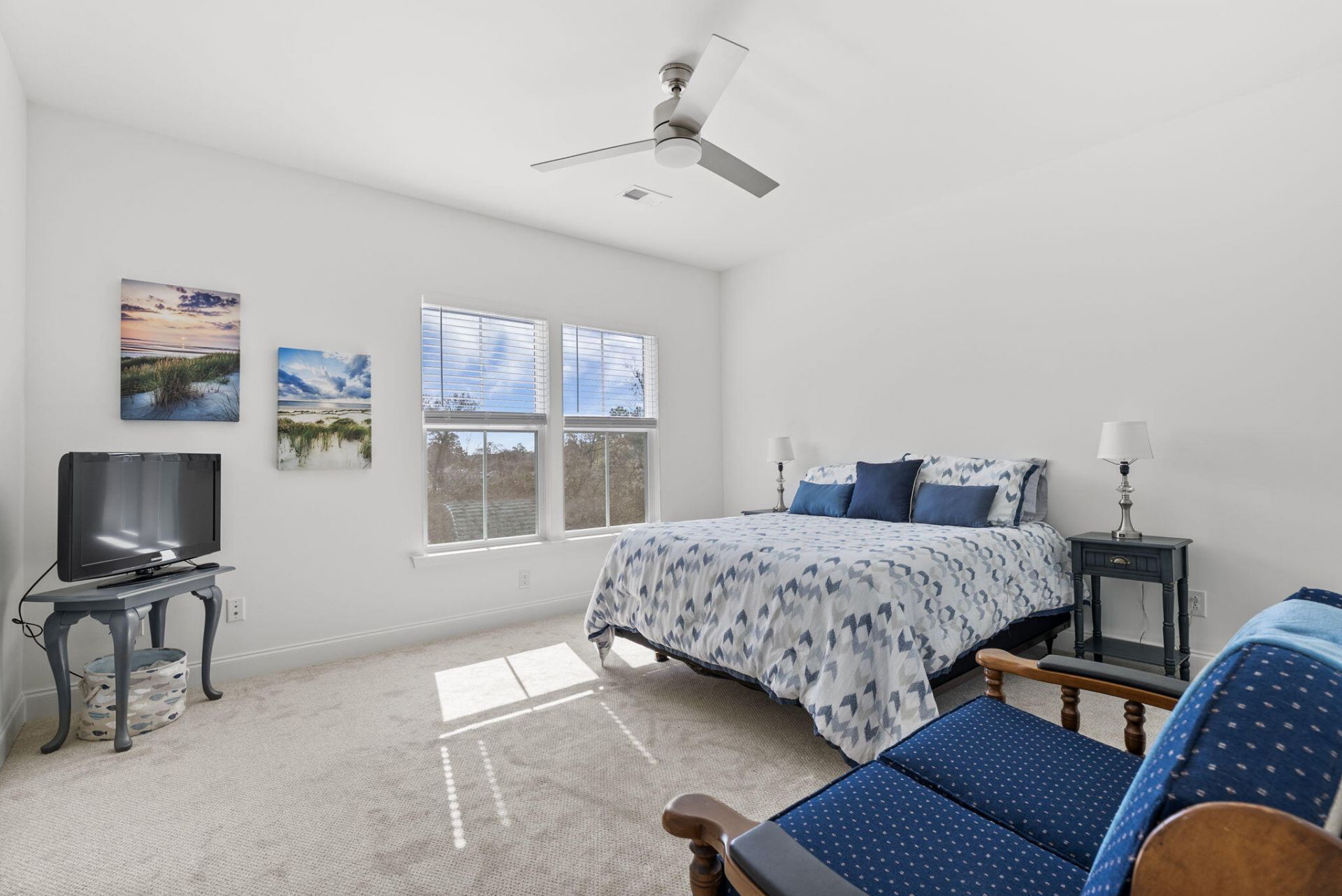 635 N Laurel Street Photo 25