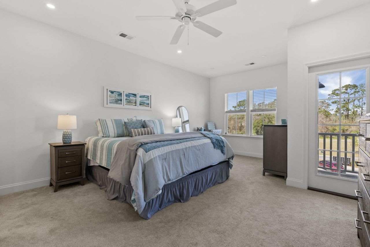 635 N Laurel Street Photo 34