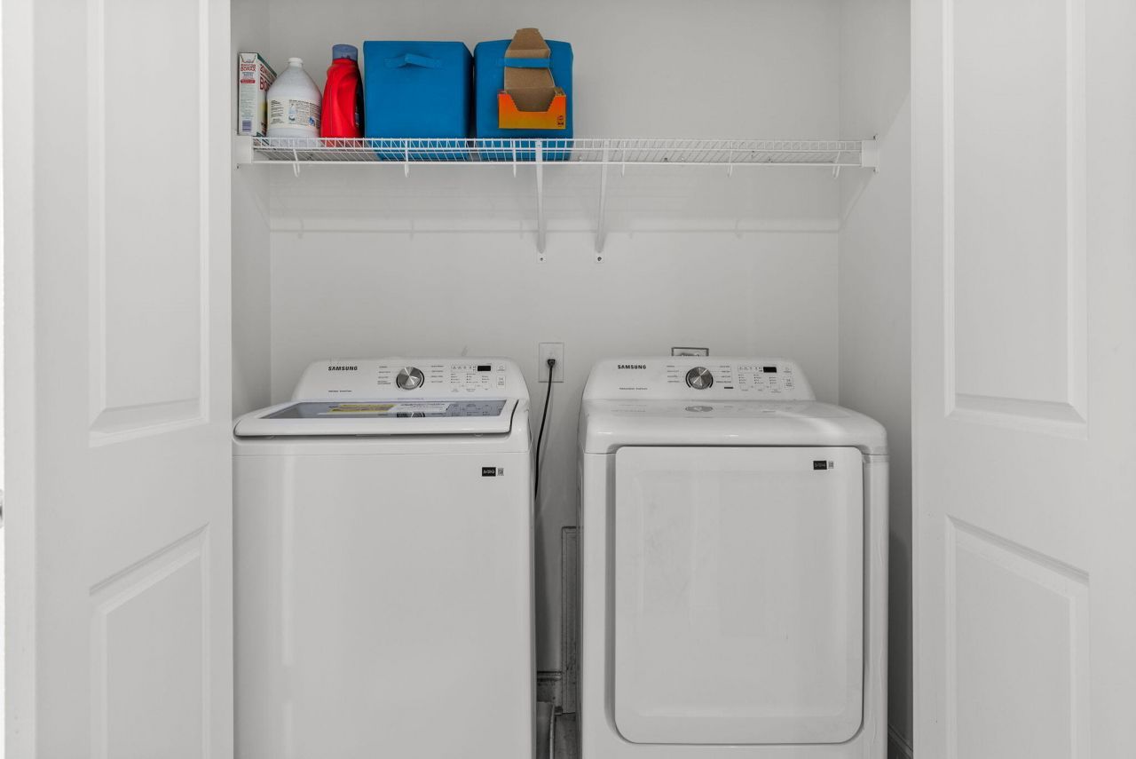 635 N Laurel Street Photo 42