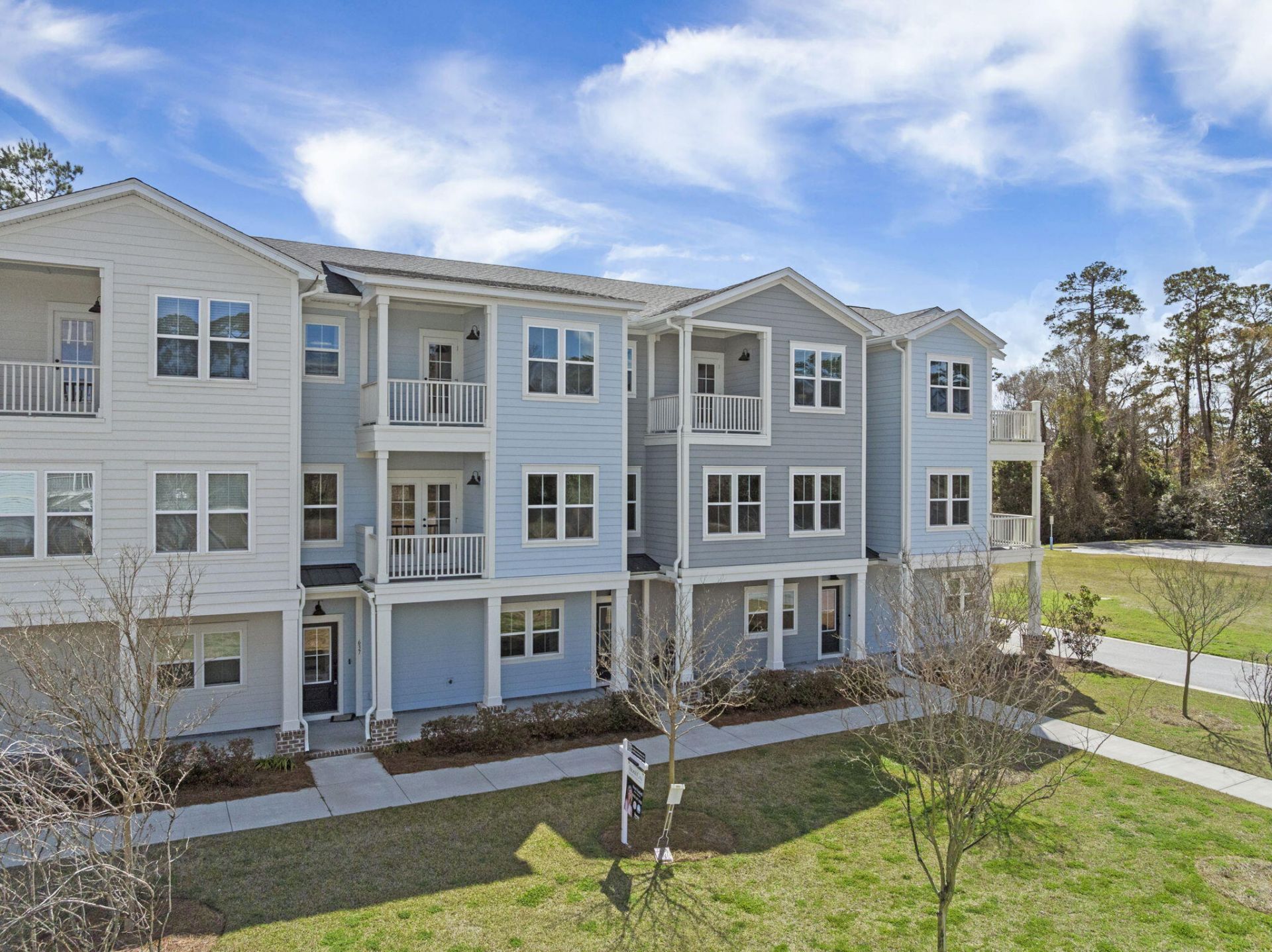 635 N Laurel Street Photo 42