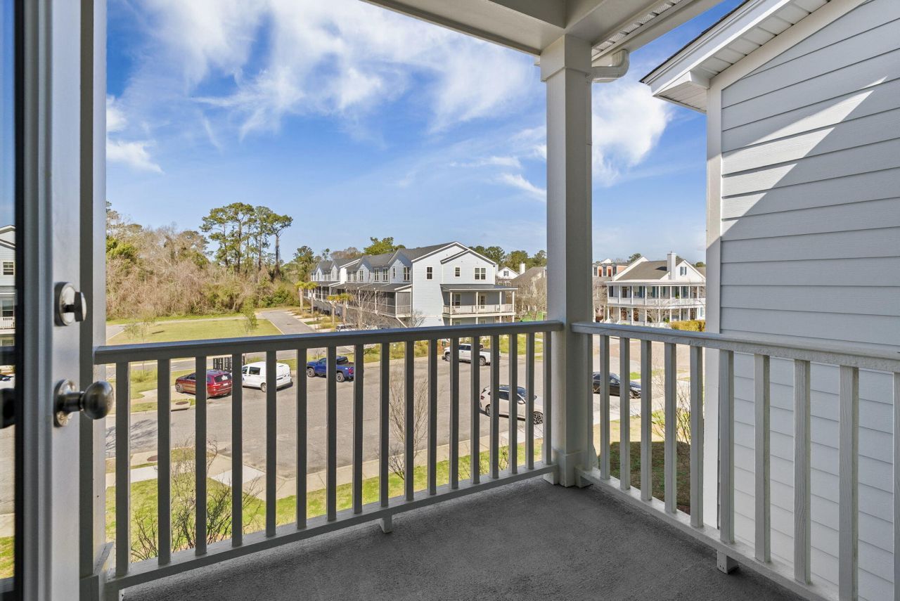 635 N Laurel Street Photo 47