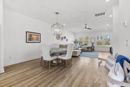 635 N Laurel Street photo 4