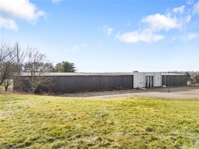 2600 25th Street NE, Canton, OH 44705 Photo 2