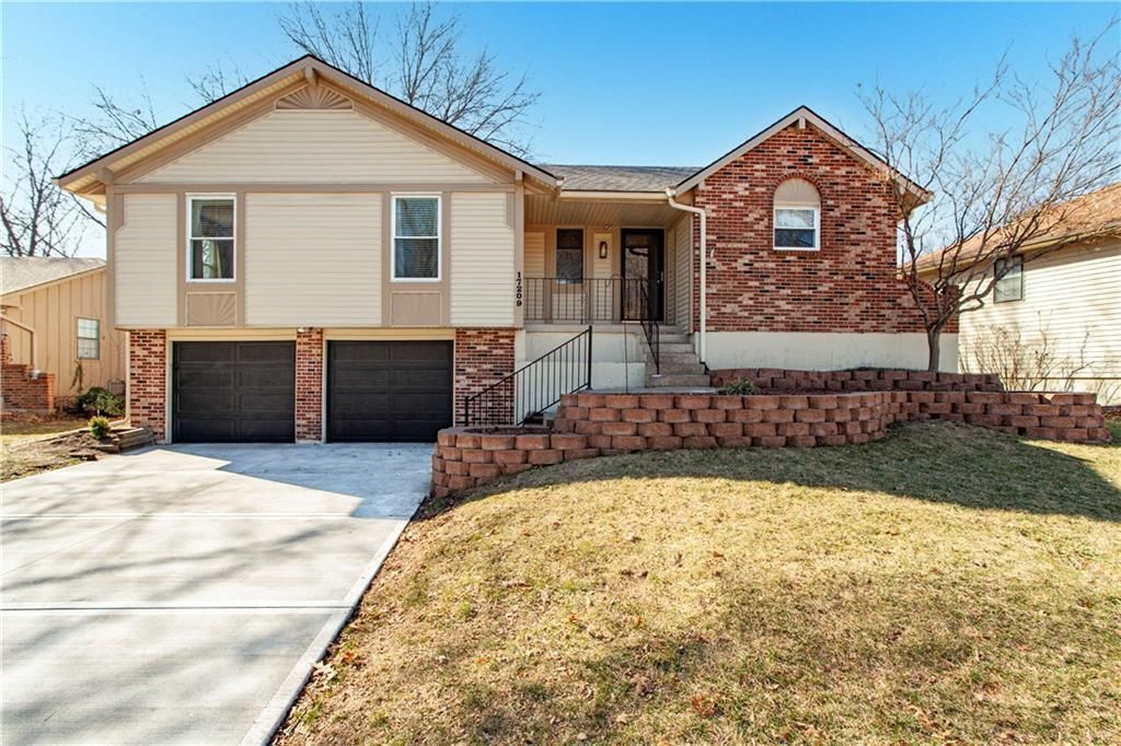 17209 51st Terrace Court, Independence, MO 64055 Main Photo