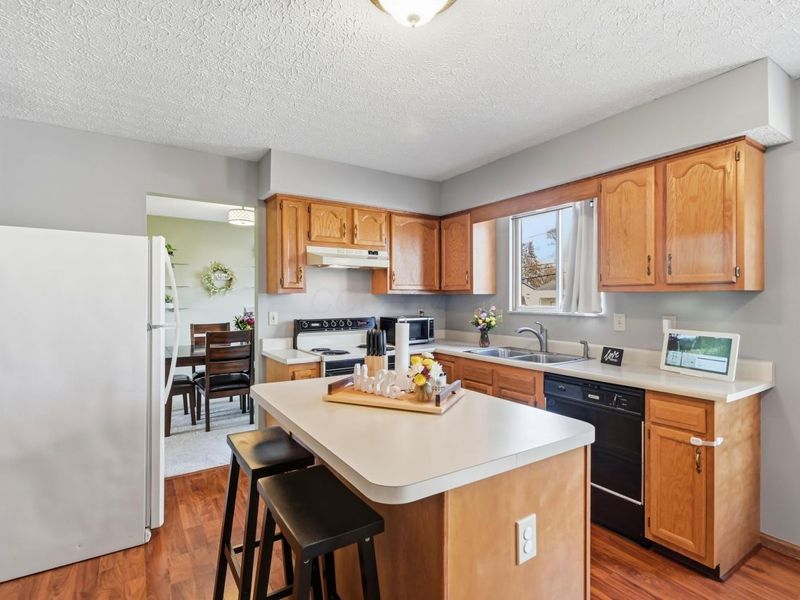 946 Lateglow Court , Newark, OH 43055 Photo 6