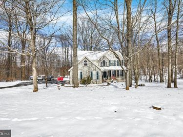 10 AUSTIN DRIVE, ROBESONIA, PA 19551