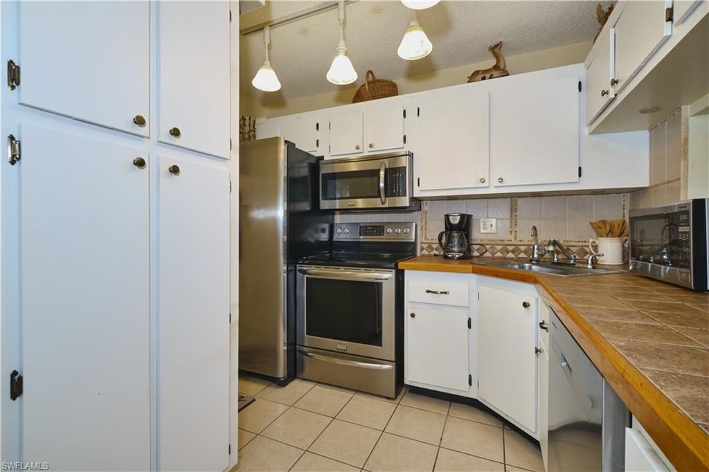 9650 Green Cypress Ln, Unit 22, Fort Myers, FL 33905 Photo