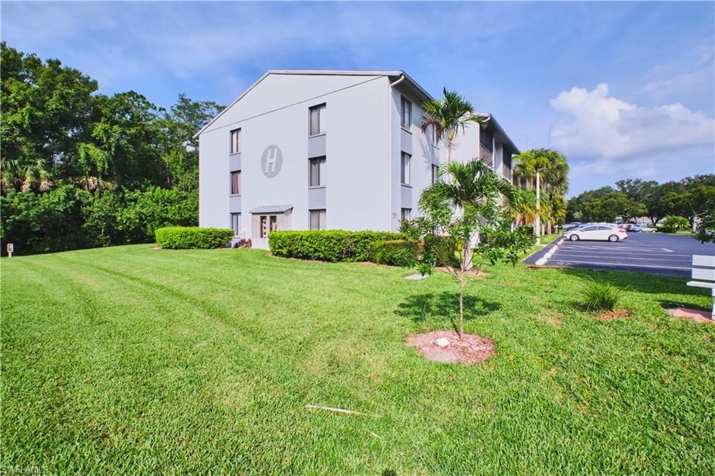 9650 Green Cypress Ln, Unit 22, Fort Myers, FL 33905 Photo
