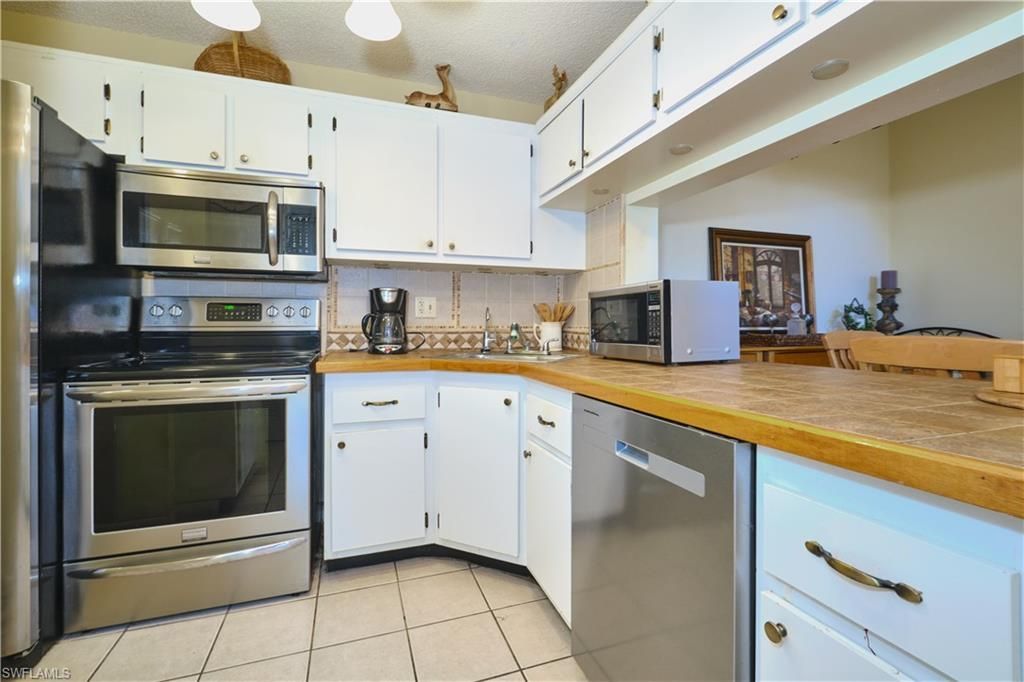9650 Green Cypress Ln, Unit 22, Fort Myers, FL 33905 Photo