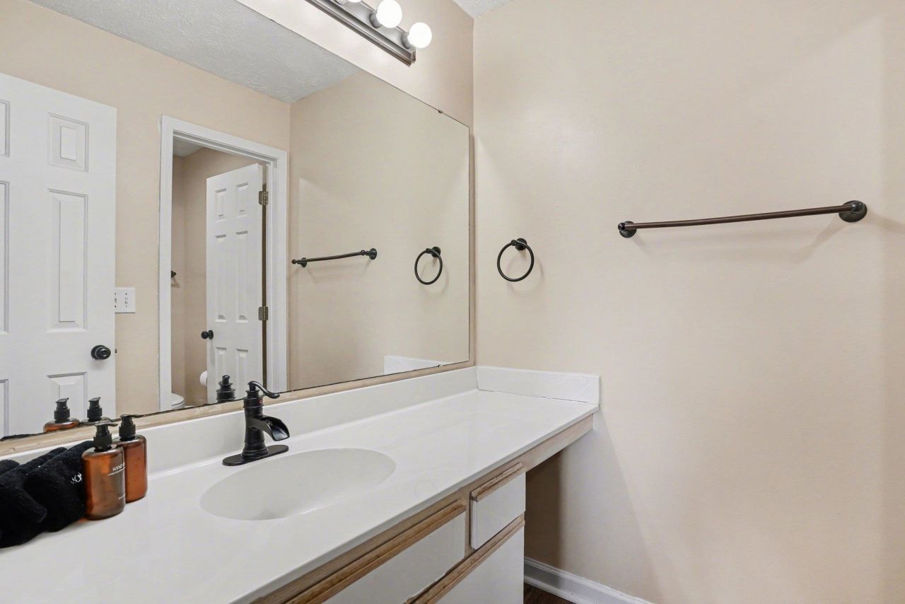 639 Waterway Village Blvd. Photo 10