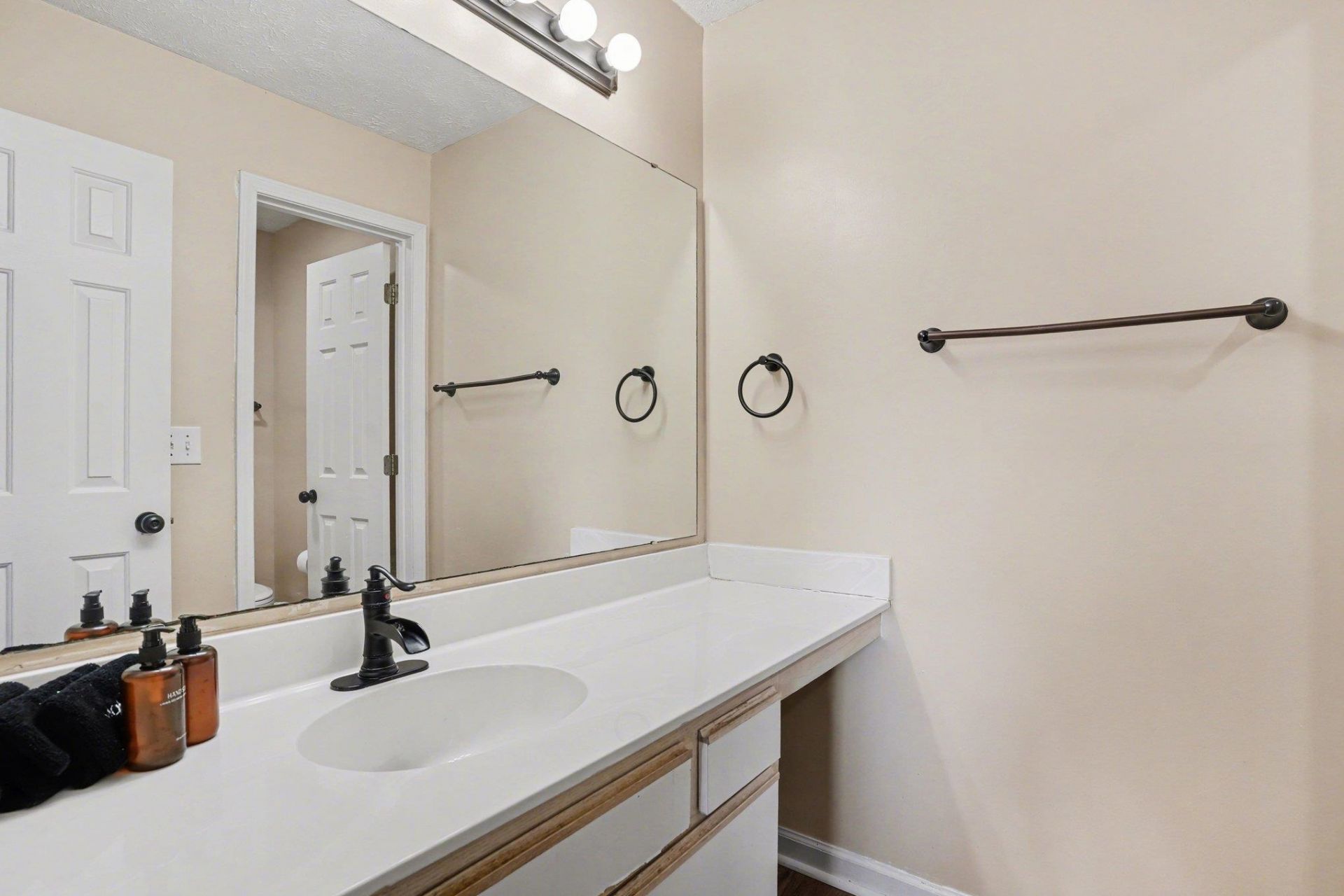 639 Waterway Village Blvd. Photo 12