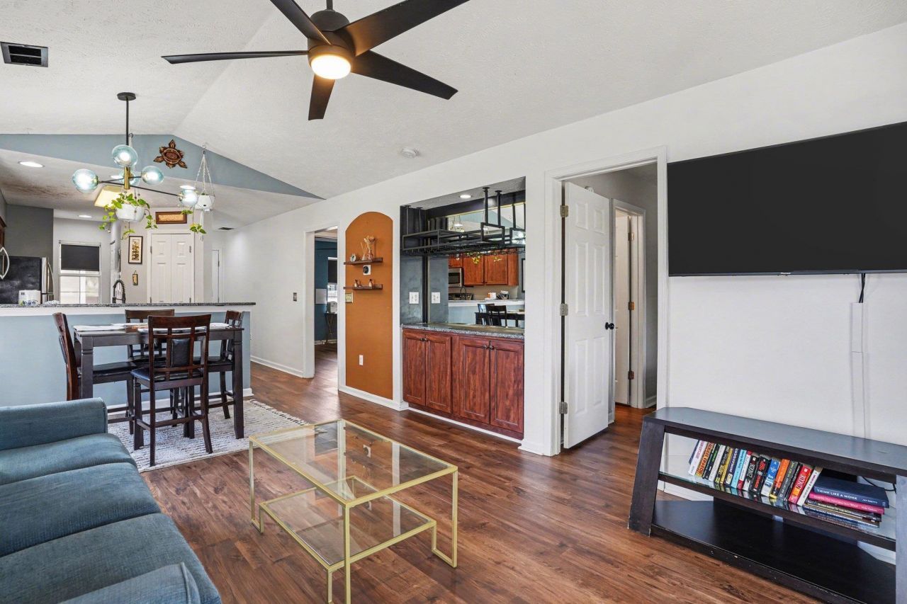 639 Waterway Village Blvd. Photo 14