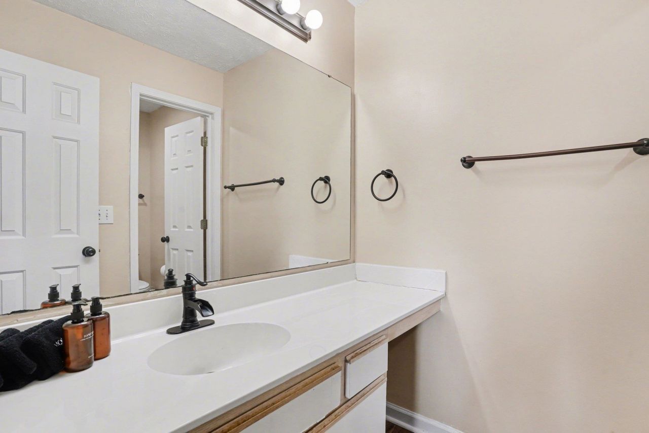 639 Waterway Village Blvd. Photo 34